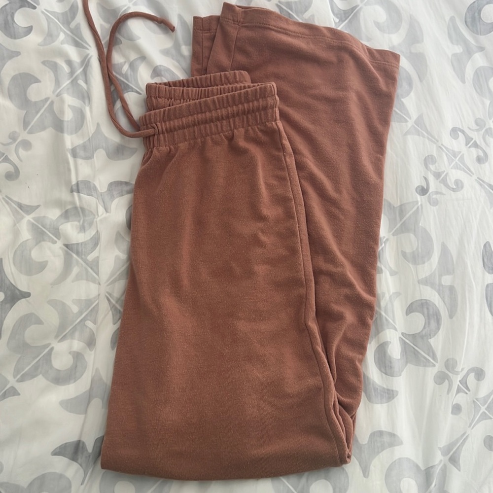 Aritzia Wilfred lounge pants